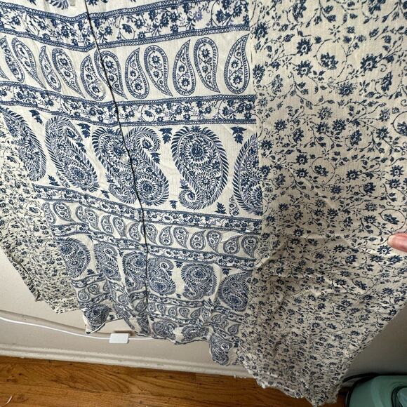 Stradivarius Off White & Blue Floral Paisley Print Long Sleeve V-Neck Maxi Dress - Picture 7 of 16